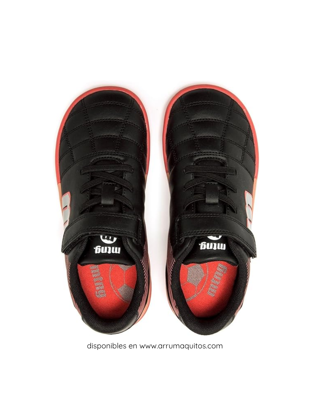 Vista aérea de un par de zapatillas deportivas negras con interior rojo, mostrando la horma ancha para el libre movimiento de los dedos.