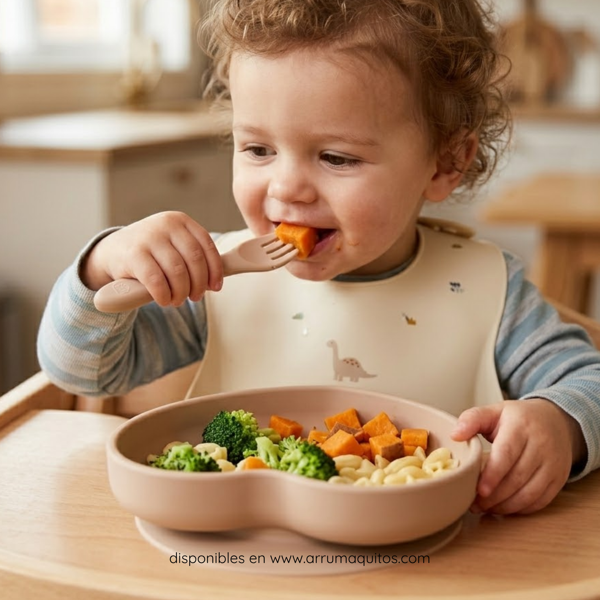 Plato Para Alimentación Complementaria Silicona Con Ventosa Corazón Beige De Canpol Babies